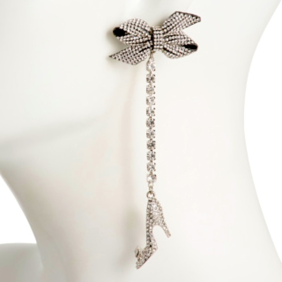 New Betsey Johnson BETSEYS HOLIDAY MISMATCH PUMP EARRINGS - Picture 3 of 9